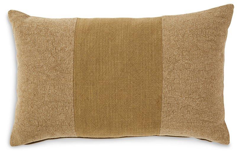 Dovinton Pillow