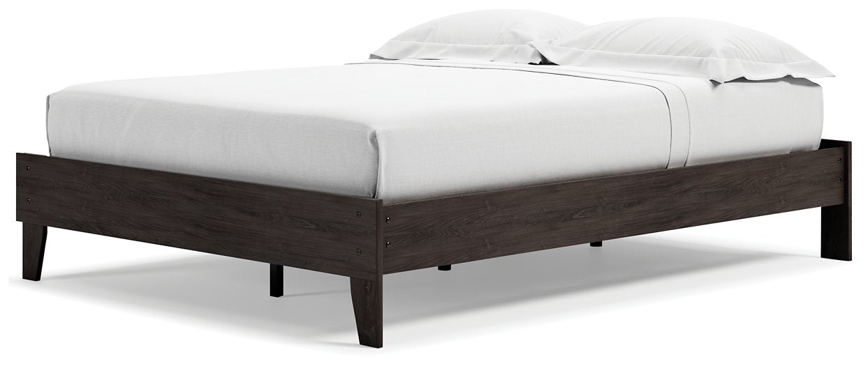 Piperton Panel Bed