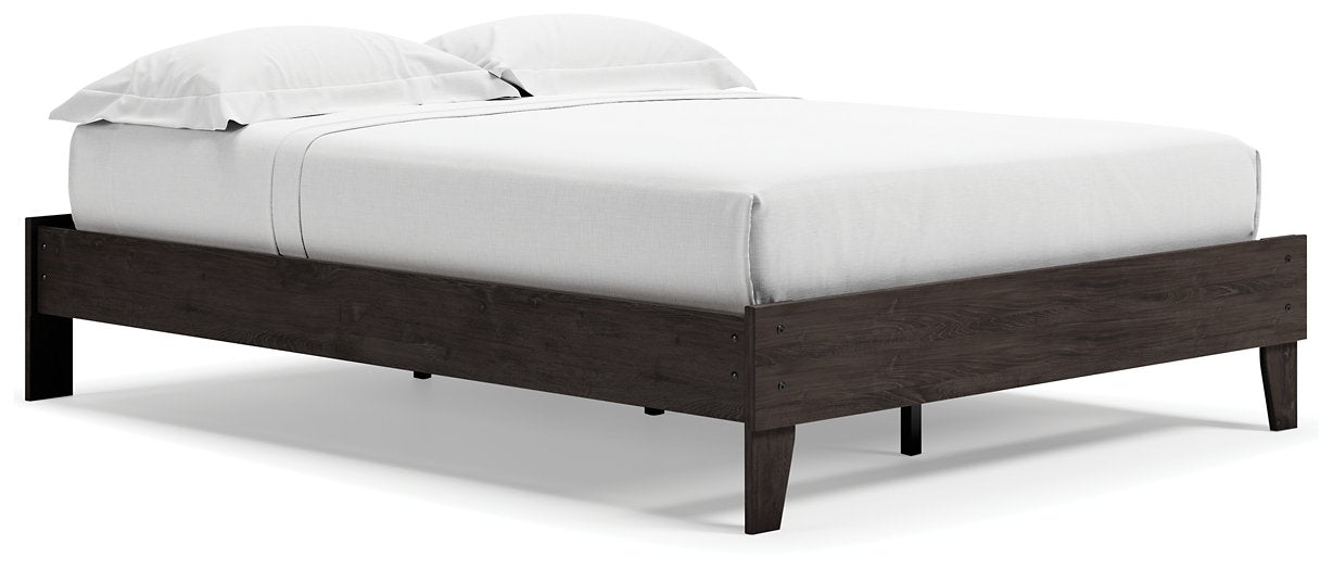 Piperton Panel Bed